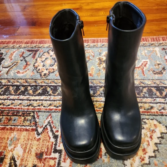 Steve Madden Cobra - Picture 2 of 5